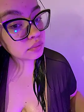 Emily Taylor2 online show from October 18, 1:52 am