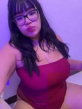 Emily Taylor2 online show from April 28, 1:59 am