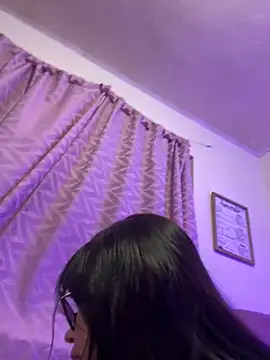 Snapshot of Emily_Taylor2 chatting on May 27, 1:57 am Emily Taylor2 online show from May 27, 1:57 am