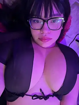 Snapshot of Emily_Taylor2 chatting on June 5, 1:56 am Emily Taylor2 online show from June 5, 1:56 am