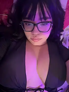Snapshot of Emily_Taylor2 chatting on June 7, 3:54 am Emily Taylor2 online show from June 7, 3:54 am