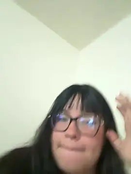 Emily Taylor2 online show from June 17, 2:03 am
