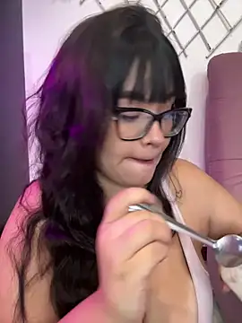 Emily Taylor2 online show from June 30, 2:01 am