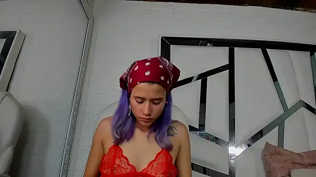 Snapshot of barbieambar chatting on November 19, 1:44 pm barbieambar online show from November 19, 1:44 pm