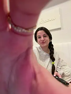 heyitsmadig online show from April 13, 2:11 pm