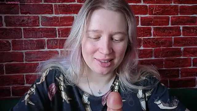 CitrusBlissss online show from April 6, 2:53 am