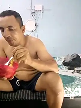 miroqui143 online show from October 31, 11:28 pm