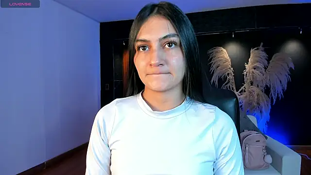 AidaJones online show from December 5, 11:30 am