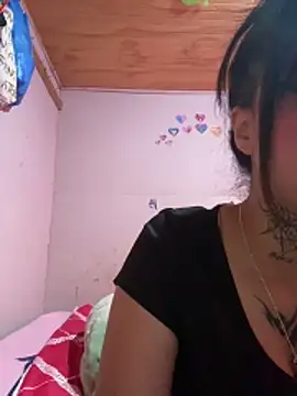 Snapshot of kiittyselenita chatting on April 18, 7:58 pm kiittyselenita online show from April 18, 7:58 pm