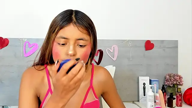 sunnyWhitee online show from February 23, 7:11 pm