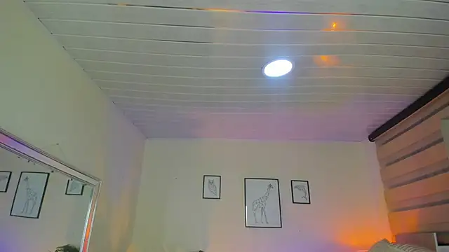 LusyKitty online show from October 6, 4:04 pm