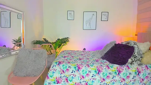 LusyKitty online show from October 10, 3:22 pm