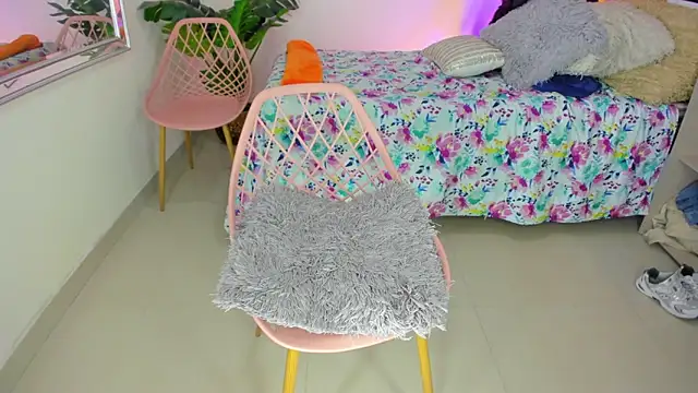 LusyKitty online show from October 27, 4:00 pm