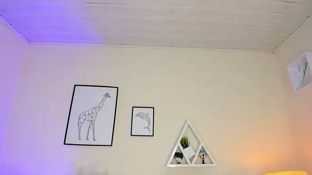 LusyKitty online show from November 4, 3:44 pm