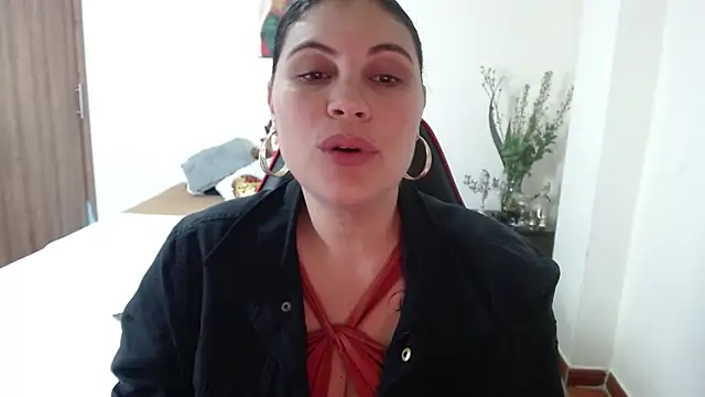 Snapshot of Secret_Bella chatting on October 11, 11:42 am Secret Bella online show from October 11, 11:42 am