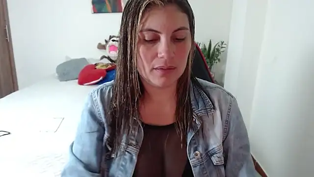 Snapshot of Secret_Bella chatting on November 7, 11:32 am Secret Bella online show from November 7, 11:32 am