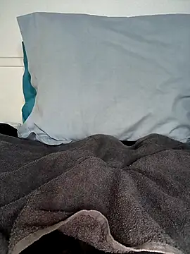 Snapshot of Volcaniiia chatting on February 27, 7:19 am Volcaniiia online show from February 27, 7:19 am