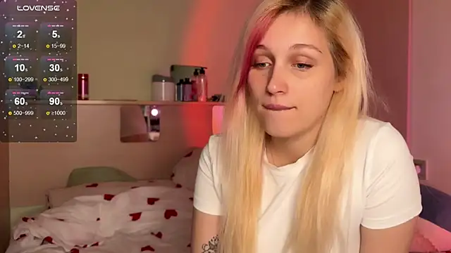 Snapshot of _Annabel_Myr_ chatting on October 15, 11:43 am Annabel Myr online show from October 15, 11:43 am