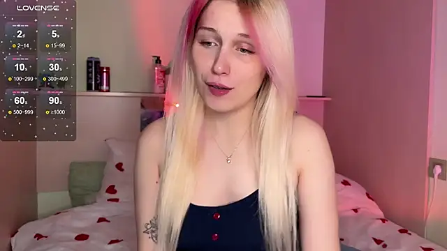 Snapshot of _Annabel_Myr_ chatting on October 20, 11:10 am Annabel Myr online show from October 20, 11:10 am