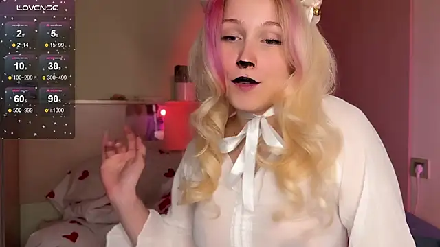 Snapshot of _Annabel_Myr_ chatting on October 31, 4:08 pm Annabel Myr online show from October 31, 4:08 pm