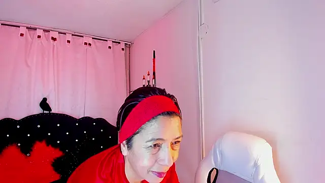 Snapshot of Trinityy__ chatting on January 7, 3:58 pm Trinityy online show from January 7, 3:58 pm