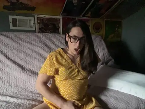 Snapshot of mayra_mayhem chatting on February 10, 2:32 pm mayra mayhem online show from February 10, 2:32 pm