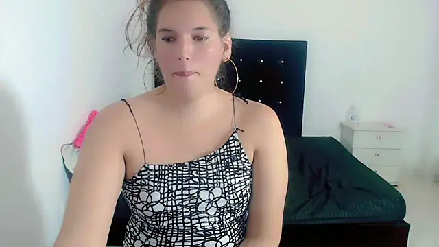 samanthaa hot  online show from February 2, 9:24 pm