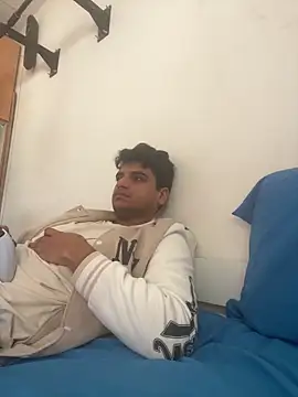 Snapshot of Noam7080z chatting on February 4, 11:27 am Noam7080z online show from February 4, 11:27 am