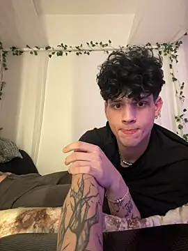 tyler boo online show from March 4, 9:54 pm