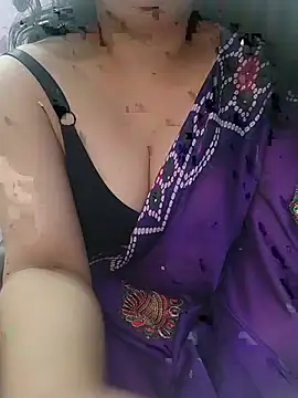 Snapshot of roshni_agrawal0 chatting on July 3, 4:19 am roshni agrawal0 online show from July 3, 4:19 am