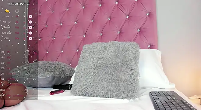 CapricornGirl  online show from September 30, 11:21 pm