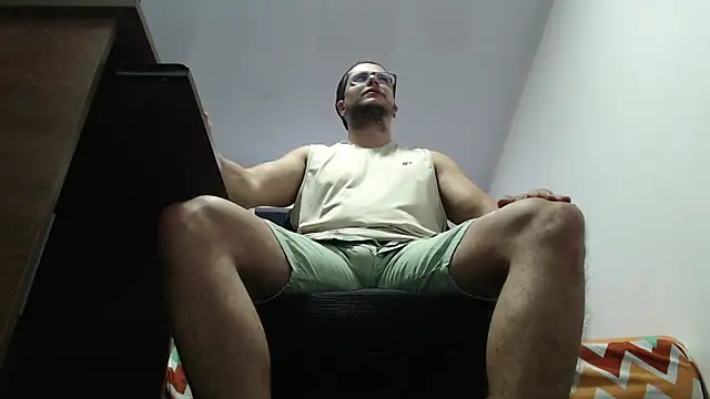 Snapshot of cloudsxxx chatting on September 18, 2:41 pm cloudsxxx online show from September 18, 2:41 pm