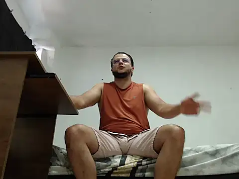 cloudsxxx online show from April 10, 3:06 pm