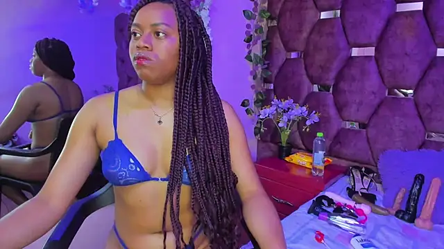 Snapshot of Thiana_Taylor chatting on November 21, 7:56 pm Thiana Taylor online show from November 21, 7:56 pm