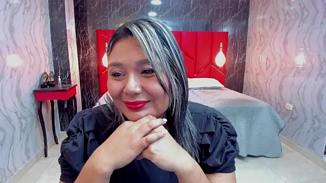 LatinaHoleQueen online show from March 27, 3:23 pm