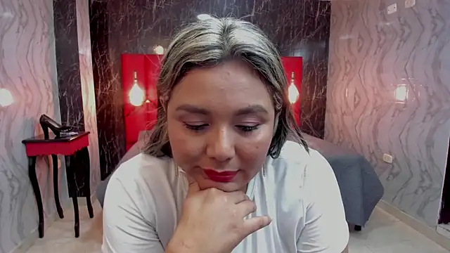 LatinaHoleQueen online show from May 21, 2:35 pm