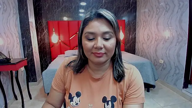 Snapshot of LatinaHoleQueen chatting on July 11, 3:37 pm LatinaHoleQueen online show from July 11, 3:37 pm