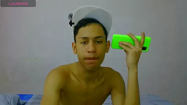 dylan apol0 online show from April 11, 12:37 am