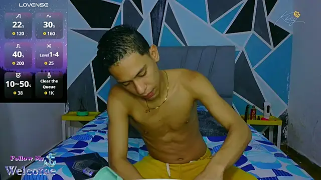 Snapshot of dylan_apol0 chatting on May 30, 1:35 am dylan apol0 online show from May 30, 1:35 am