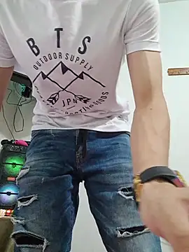 Ethanho0t online show from December 2, 12:21 pm