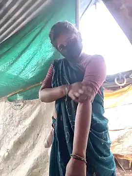 Snapshot of Falguni_Desai chatting on December 20, 2:29 am Falguni Desai online show from December 20, 2:29 am