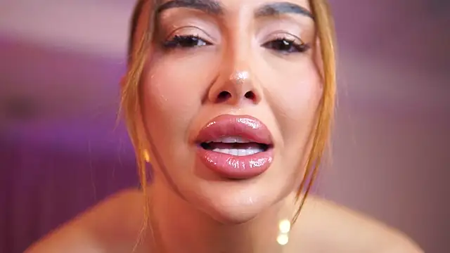 Snapshot of ZennySings chatting on November 29, 12:30 pm ZennySings online show from November 29, 12:30 pm