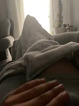 Snapshot of Galal_22 chatting on April 15, 3:35 am Galal 22 online show from April 15, 3:35 am