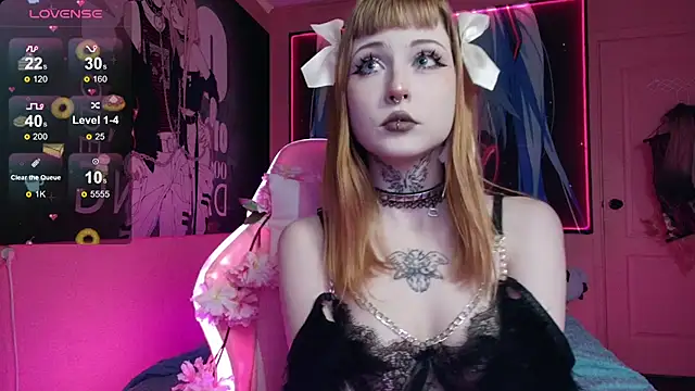 Snapshot of MilkMeSoftly chatting on October 9, 8:23 am MilkMeSoftly online show from October 9, 8:23 am