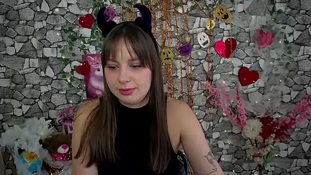 Amanda Bright  online show from October 30, 9:00 am