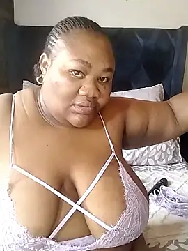 Snapshot of SeductionBoobs chatting on October 17, 8:17 am SeductionBoobs online show from October 17, 8:17 am