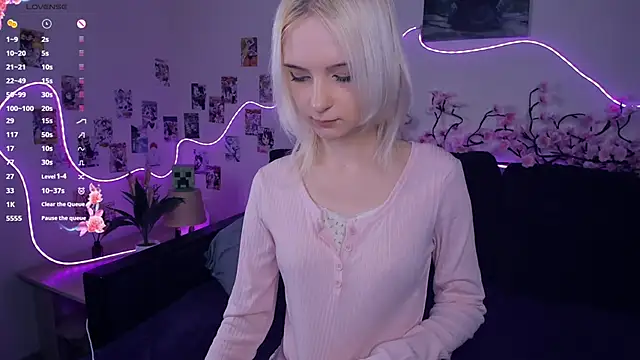 Megan--chan online show from November 22, 7:24 pm