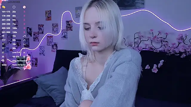 Megan--chan online show from December 19, 7:10 pm