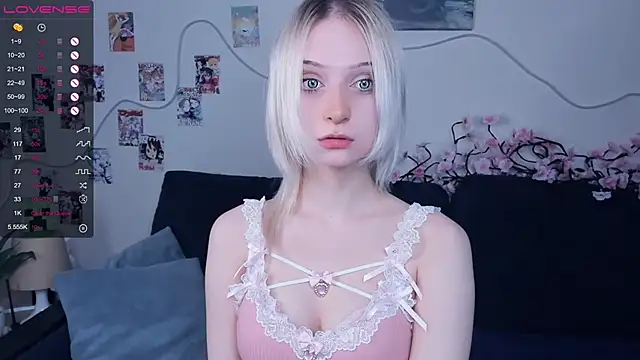 Snapshot of Megan--chan chatting on February 21, 5:03 pm Megan--chan online show from February 21, 5:03 pm