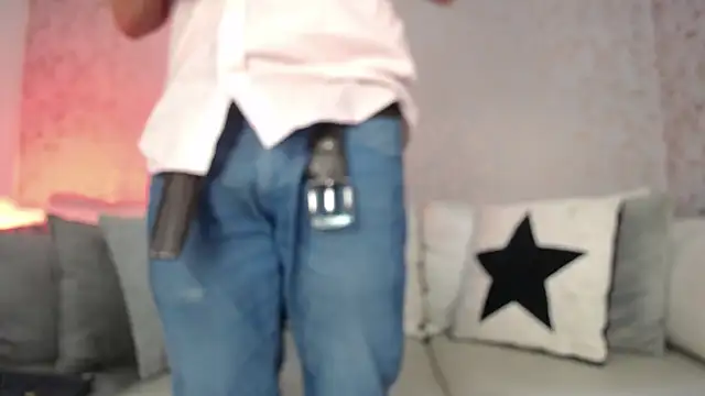 Snapshot of JuanKFit_45 chatting on November 19, 1:44 pm JuanKFit 45 online show from November 19, 1:44 pm